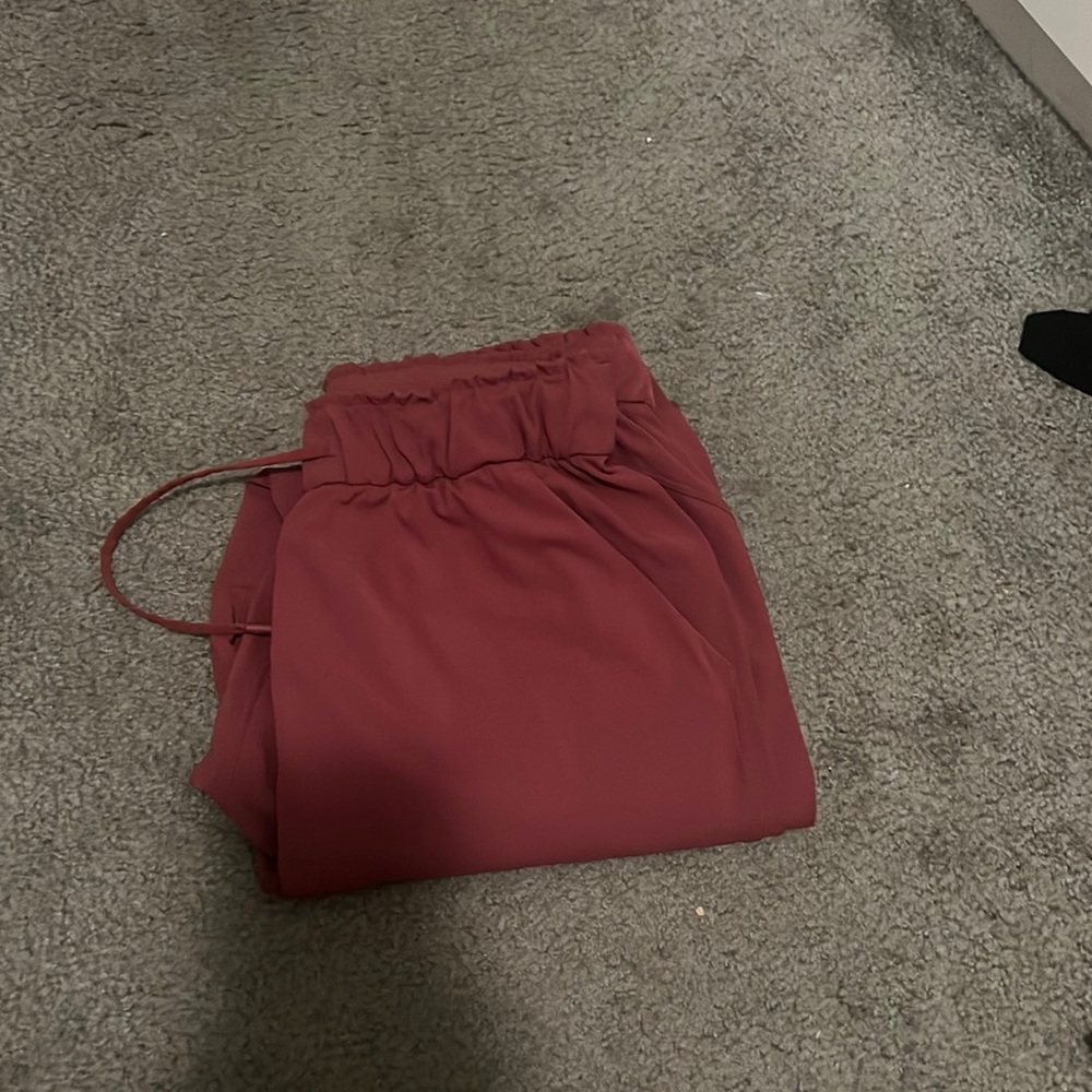 Lululemon stretch high rise joggers size 6